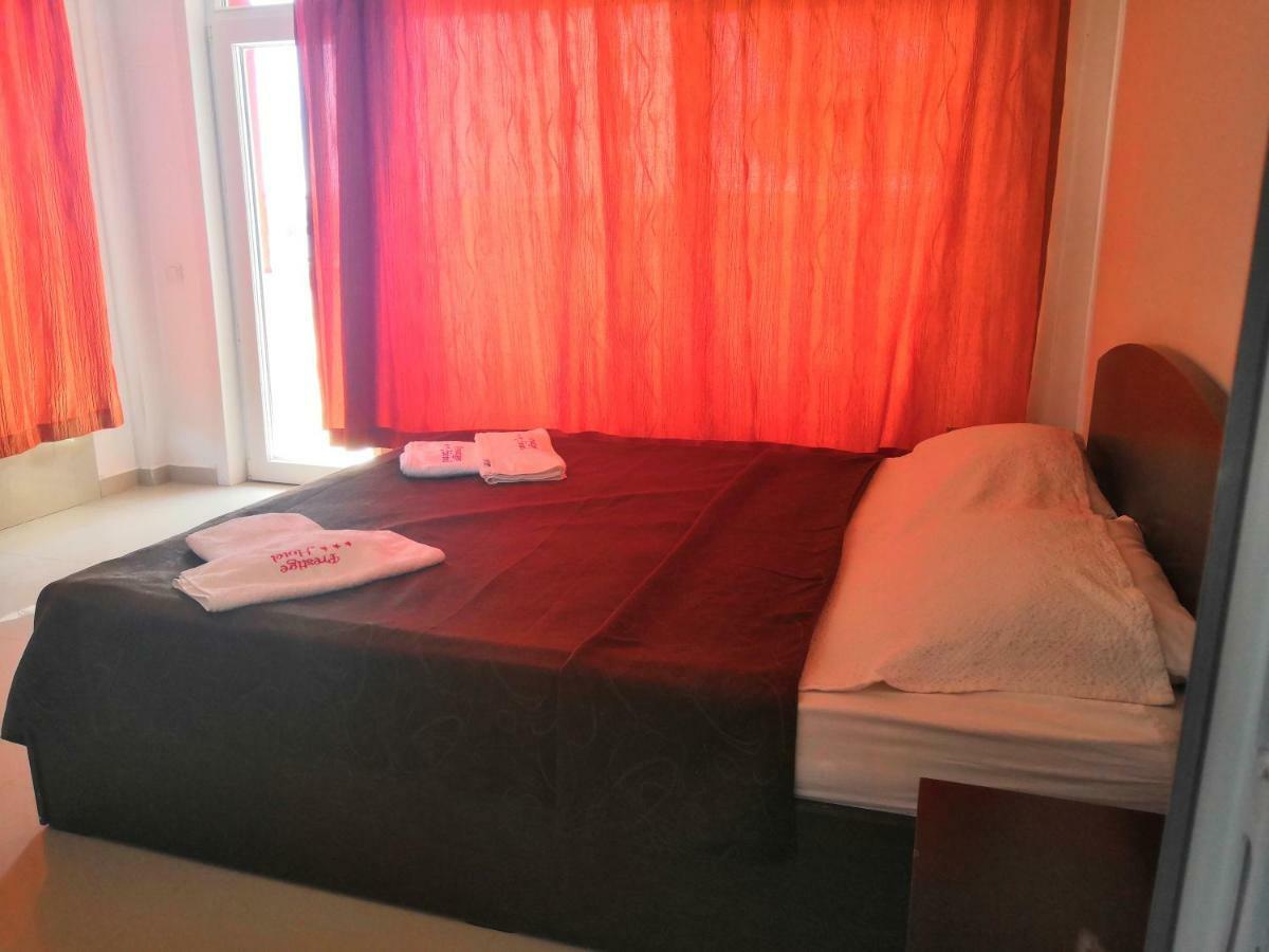 Hotel Prestige Costinești Kültér fotó